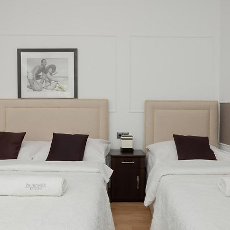 Zwierzynscy Residence โปเบียโรโว ภายนอก รูปภาพ